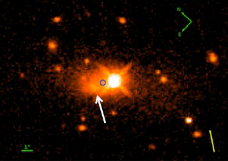 A more obvious photo of the black hole escaping - the black circle is the galactic center (Image: Chiaberge et al)
